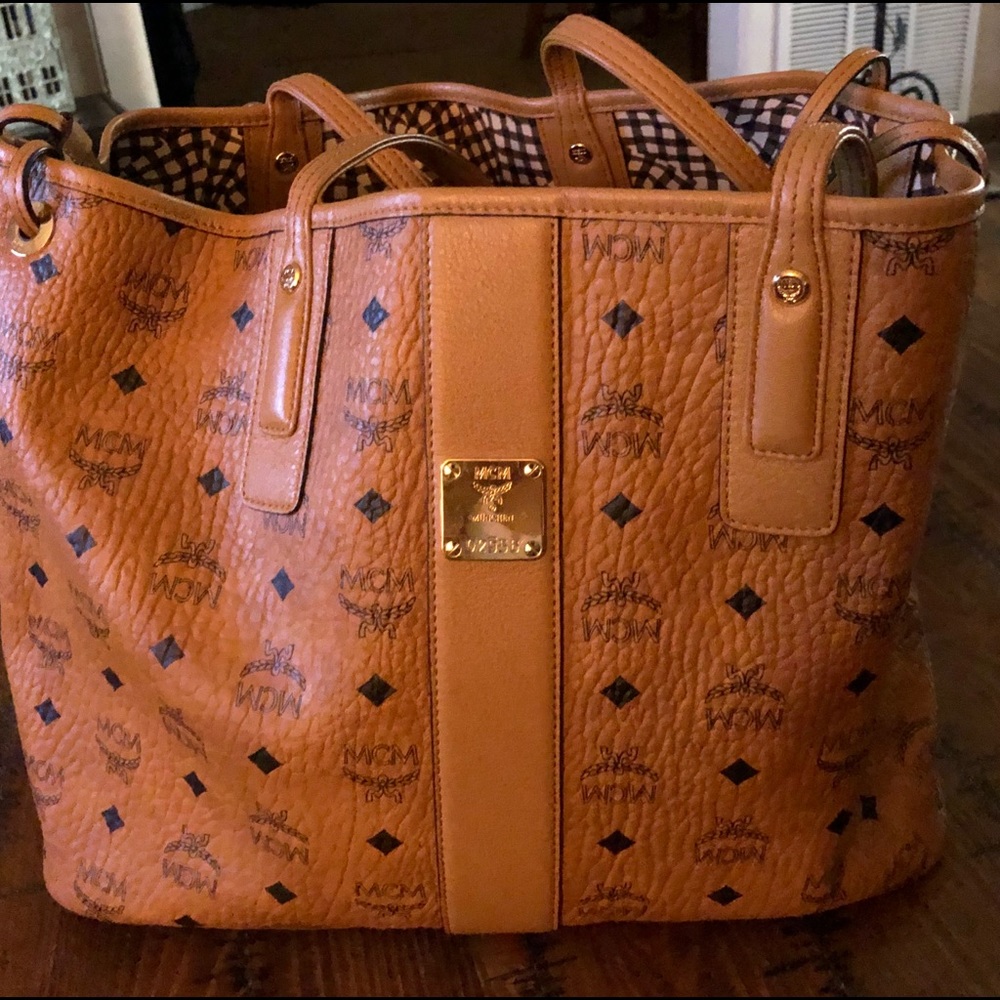MCM LIZ TOTE (REVERSIBLE)